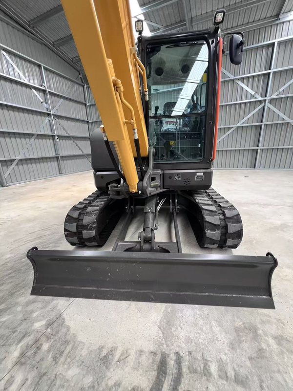 A60LG Mini Excavator image 5