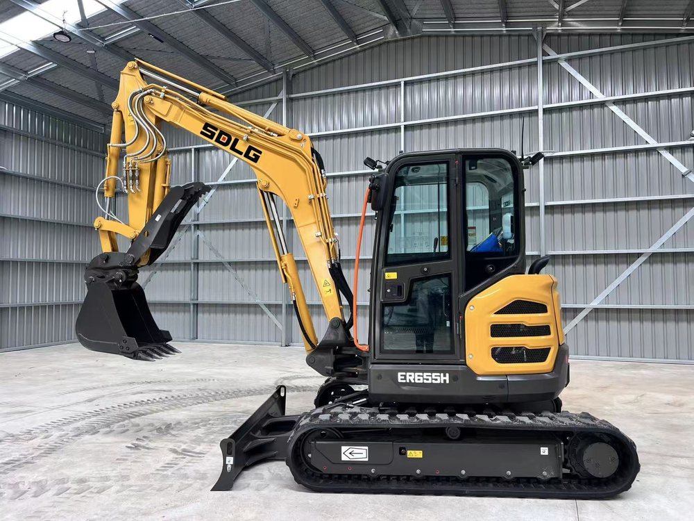 A60LG Mini Excavator image 6